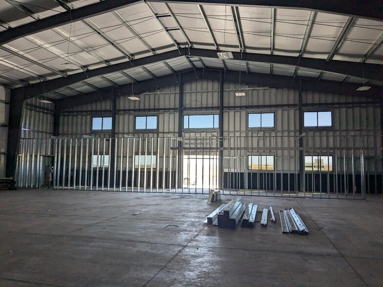 460 Eagle Ct, Byron, CA for lease - Building Photo - Image 2 of 8