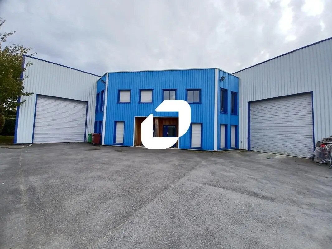 Flex in Chelles for lease Building Photo- Image 1 of 11