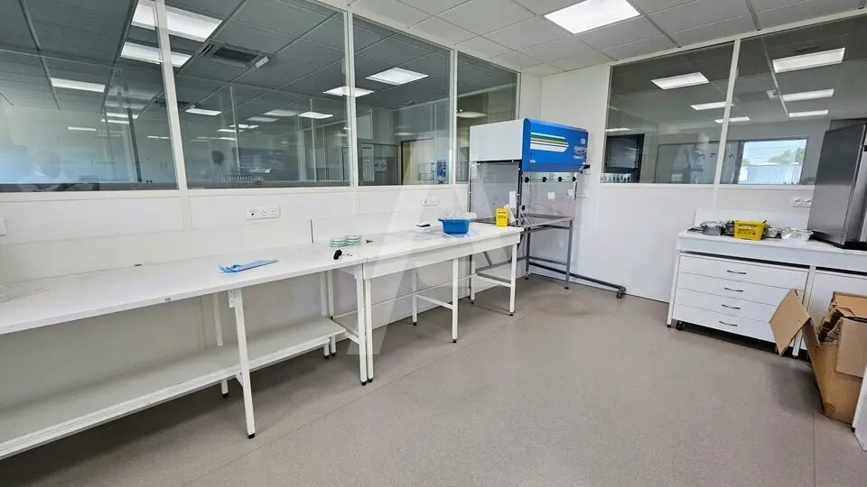 Office in Palaiseau for sale - Interior Photo - Image 3 of 7