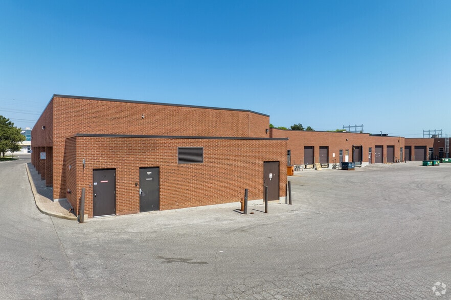 100 Westmore Dr, Toronto, ON for lease - Building Photo - Image 2 of 5