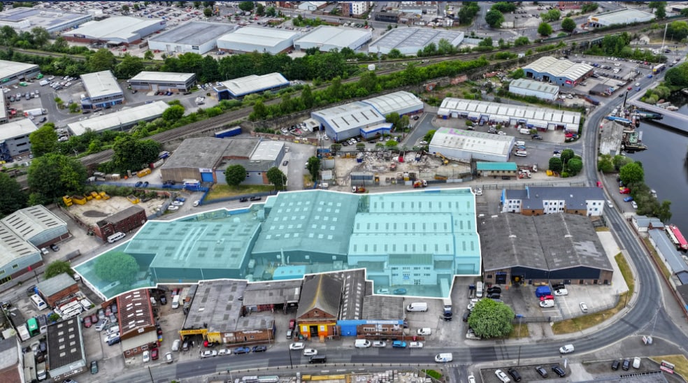 48 Thornes Lane, Wakefield for sale - Building Photo - Image 1 of 4