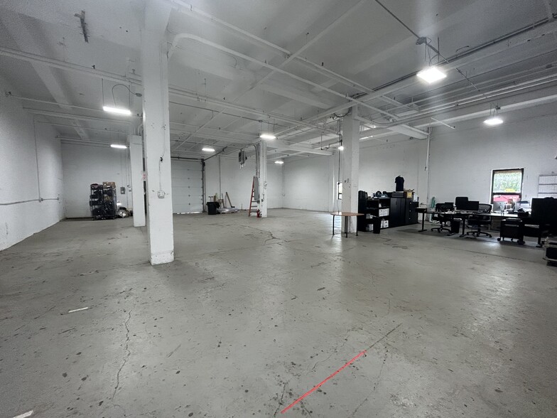 375 Fairfield Ave, Stamford, CT for lease - Interior Photo - Image 2 of 9