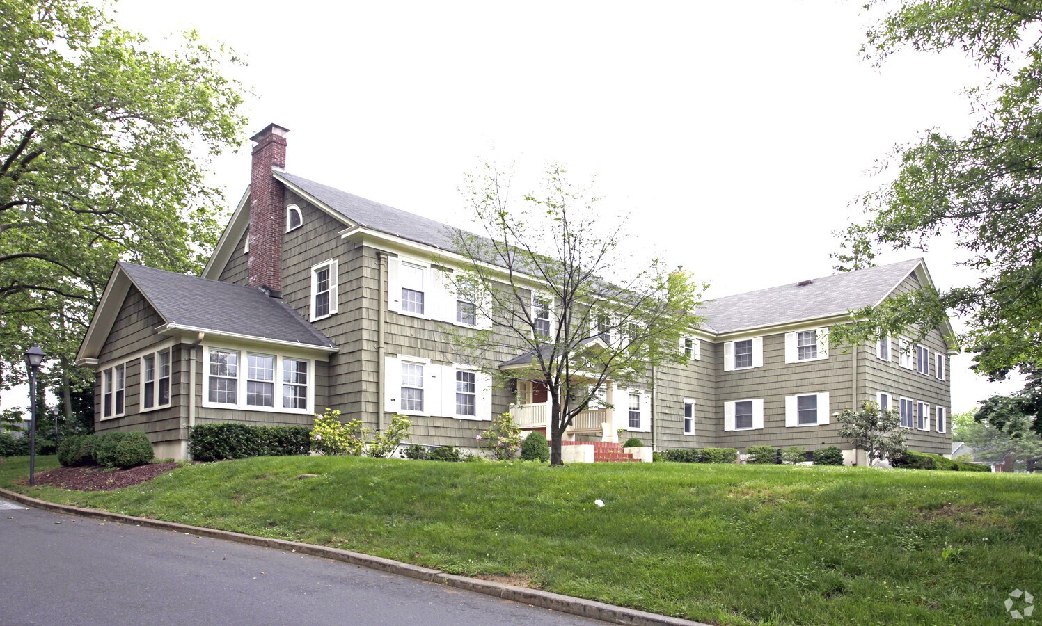 709 Sycamore Ave, Tinton Falls, NJ 07701