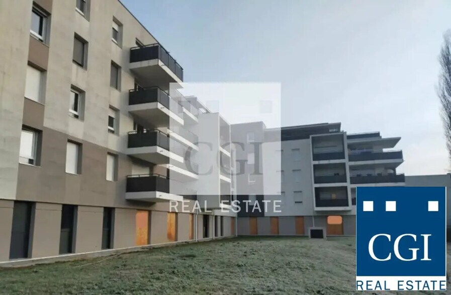 Flex in Meylan for lease - Building Photo - Image 3 of 10