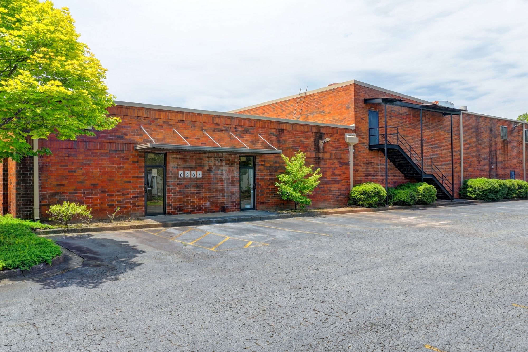 6301 Best Friend Rd, Norcross, GA for lease Building Photo- Image 1 of 16