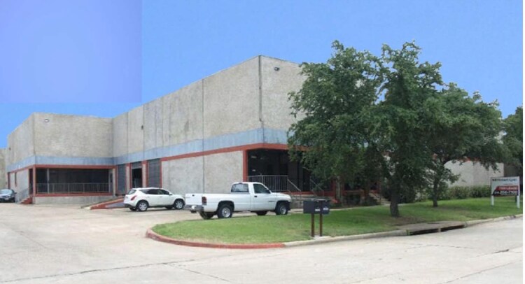 10828-10830 Sanden Dr, Dallas, TX for sale Primary Photo- Image 1 of 1