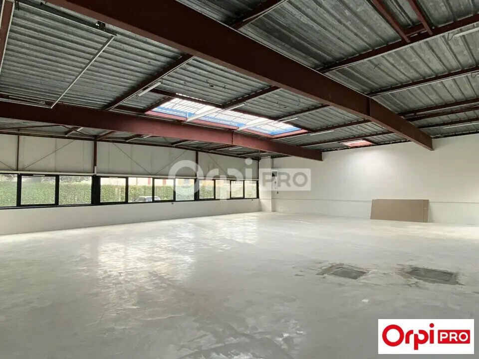 Flex in Villebon-sur-Yvette for lease Interior Photo- Image 1 of 7