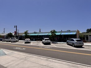 452 W Dearborn St, Englewood, FL for lease Interior Photo- Image 2 of 2