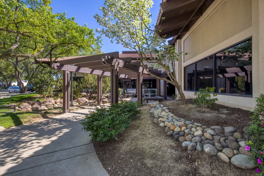 91 Blue Ravine Rd, Folsom, CA for sale - Building Photo - Image 3 of 14