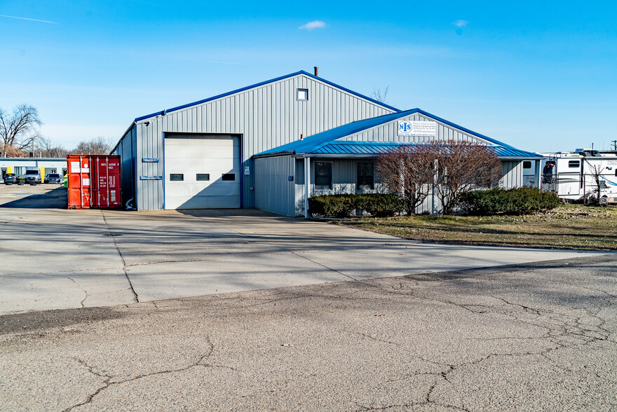 1201 Rochester Rd, Troy, MI for lease - Building Photo - Image 1 of 20