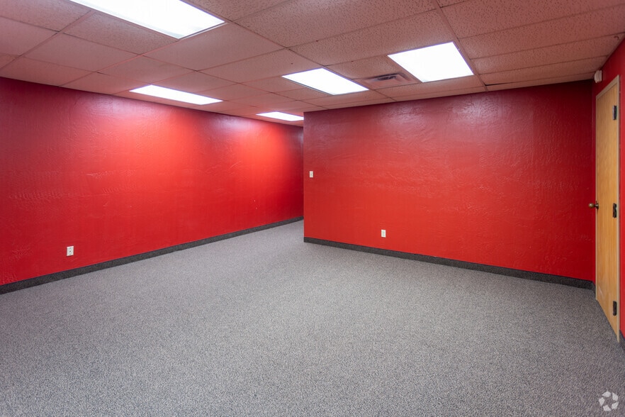 4200 Perimeter Center Dr, Oklahoma City, OK for sale - Building Photo - Image 2 of 14