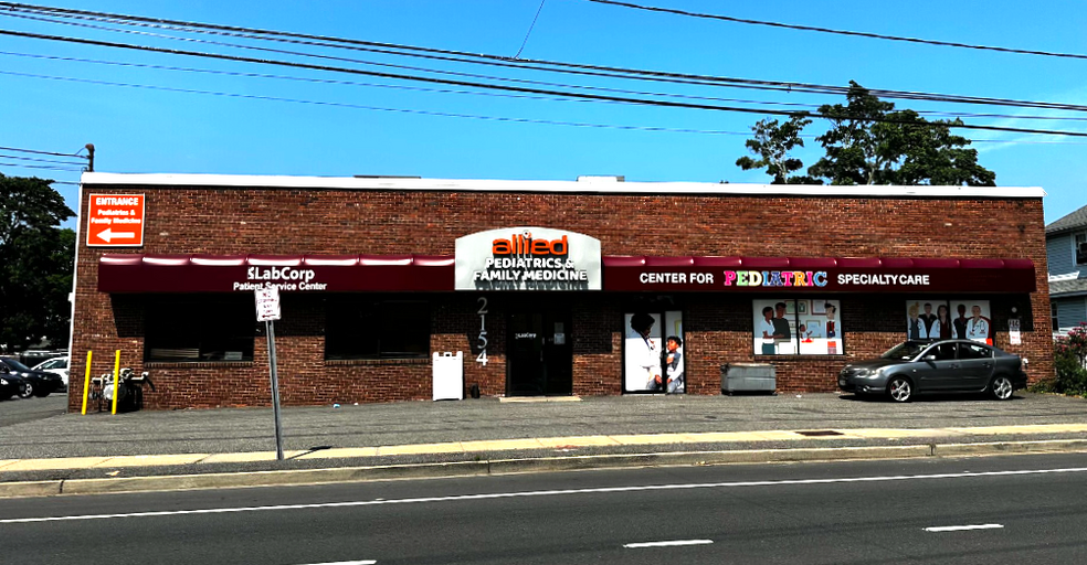 2154 Newbridge Rd, Bellmore, NY for lease - Building Photo - Image 1 of 4