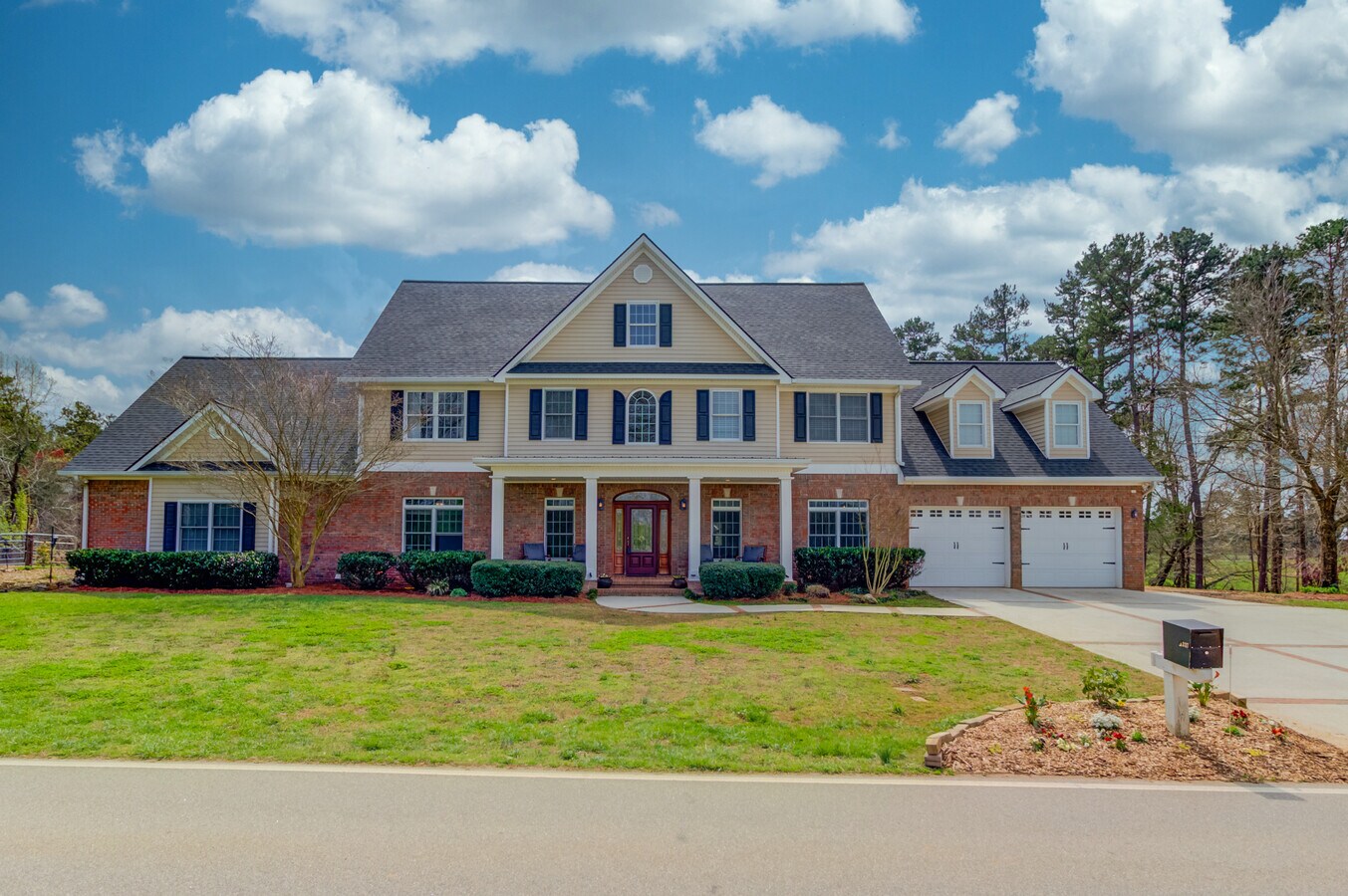 4337 Mountain View Rd, Oakwood, GA 30566