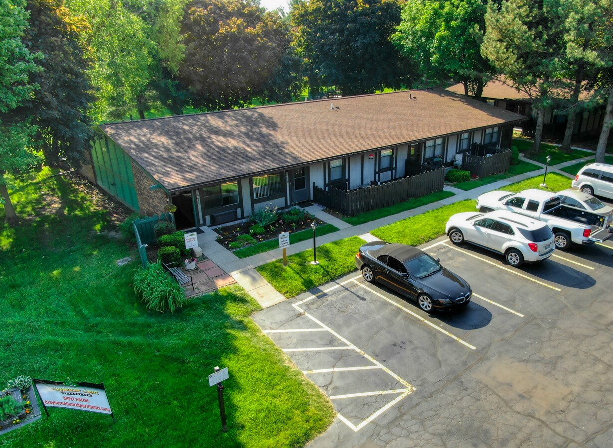 4651 Clayborne Dr, Kalamazoo, MI 49009