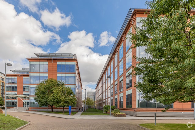 Manbre Rd, London for lease - Building Photo - Image 3 of 15