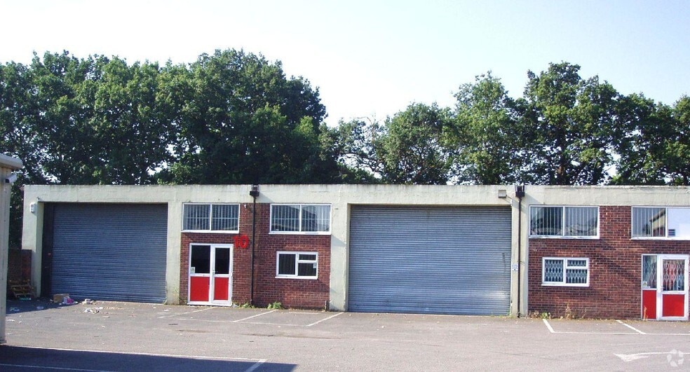 7-10 Metcalf Way, Crawley for sale - Primary Photo - Image 1 of 1