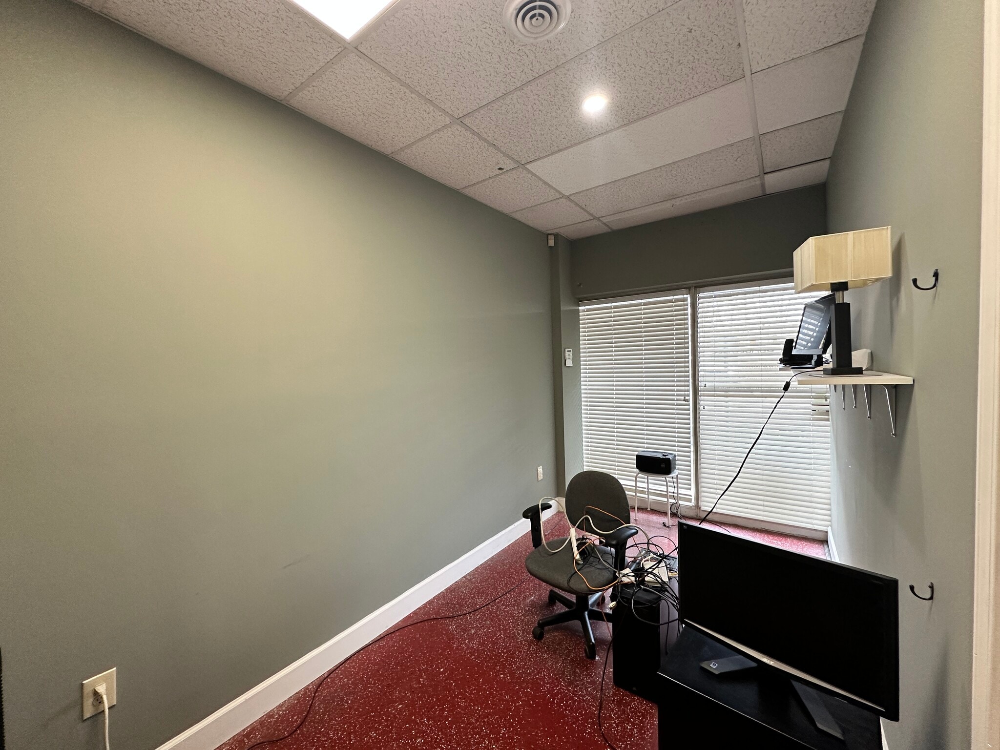 562 Wylie Rd SE, Marietta, GA 30067 Marietta Commercial Plaza