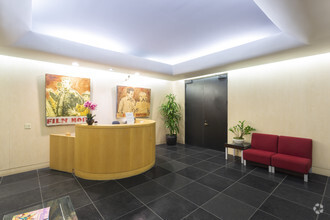 8840 Wilshire Blvd, Beverly Hills, CA for lease Lobby- Image 1 of 10