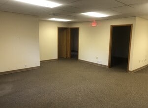 13 Rockland Ter, Verona, NJ for lease Interior Photo- Image 2 of 3