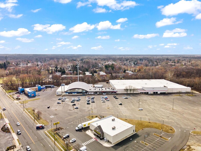 222 S White Horse Pike, Stratford, NJ for lease - Building Photo - Image 1 of 3