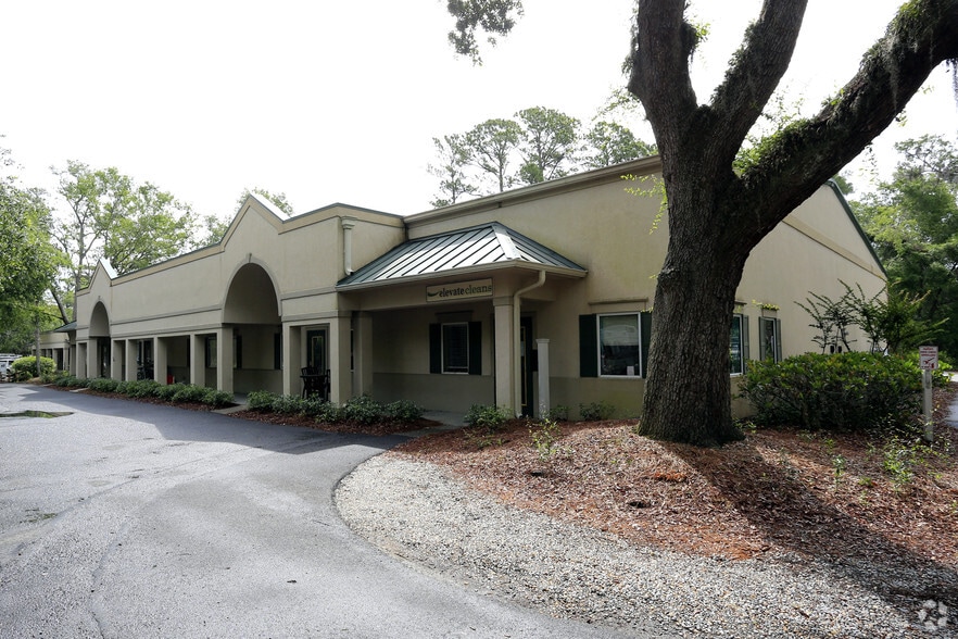 136 Beach City Rd, Hilton Head, SC for lease - Primary Photo - Image 1 of 17