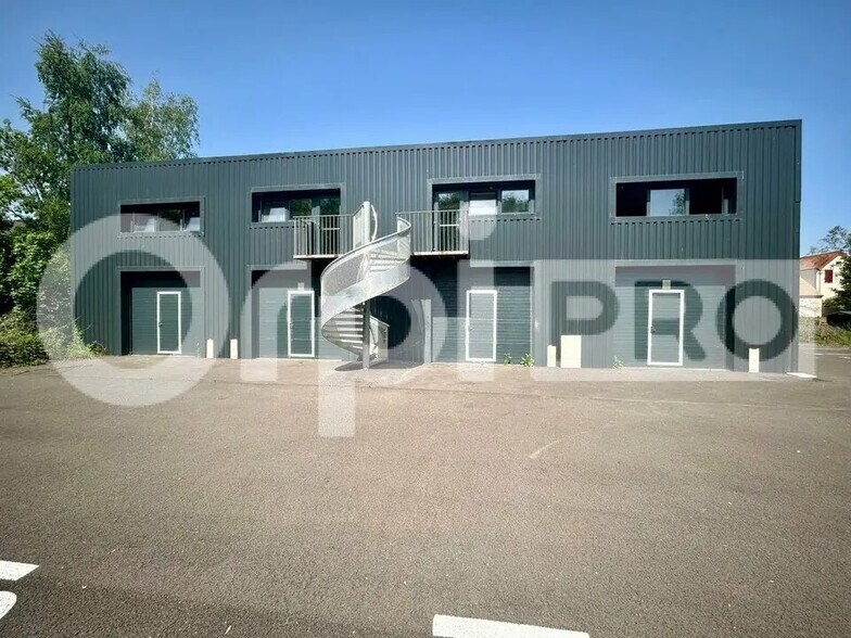 Flex in Saint-Chéron for sale - Building Photo - Image 2 of 11