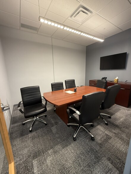 2212 Murray Ave, Pittsburgh, PA for lease - Interior Photo - Image 1 of 58