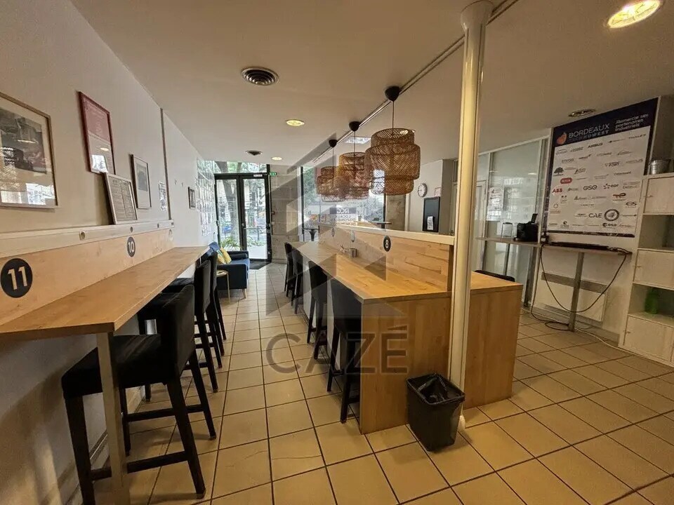 Office in Bordeaux for lease Interior Photo- Image 1 of 7