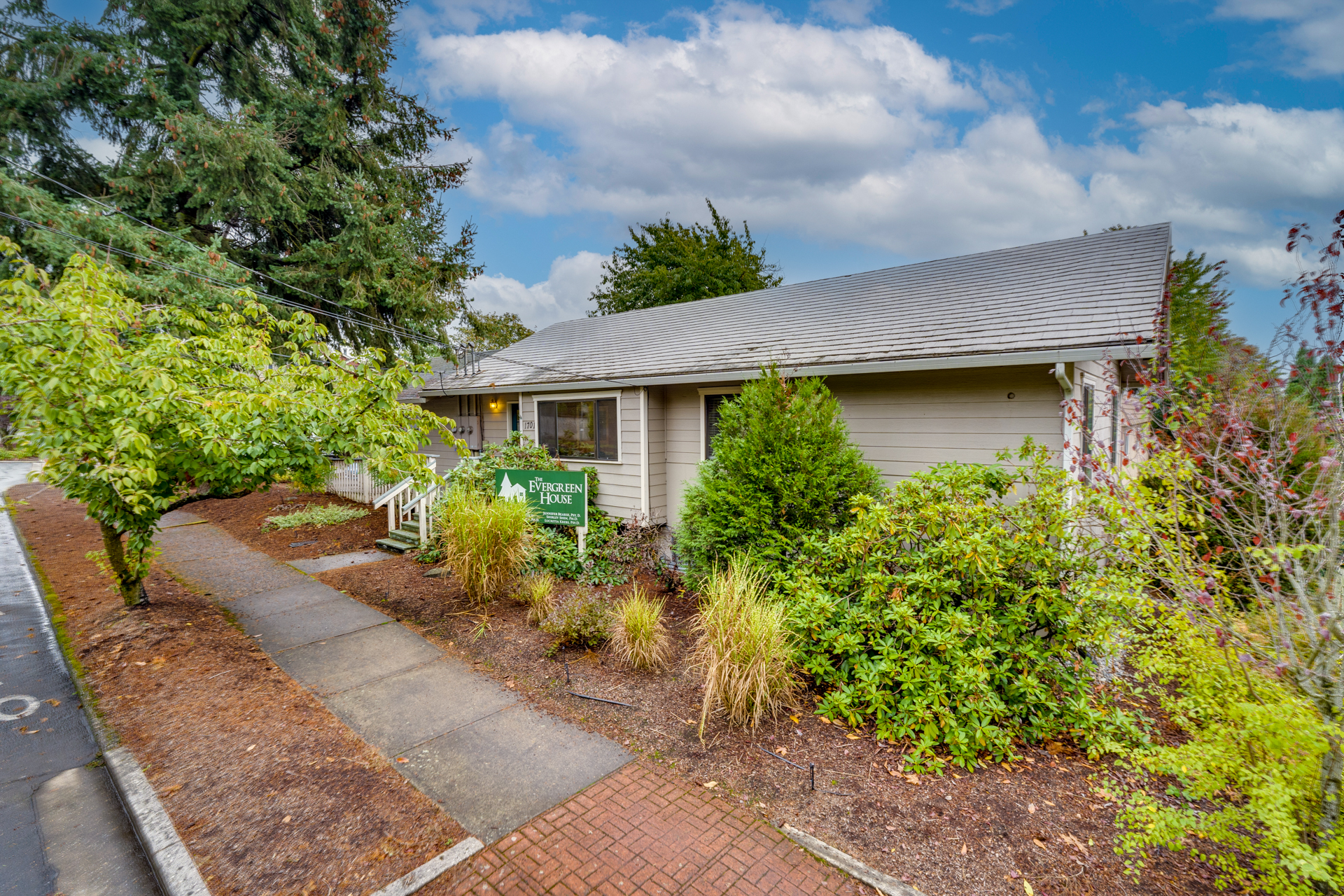 1701 E Evergreen Blvd, Vancouver, WA for sale Building Photo- Image 1 of 1