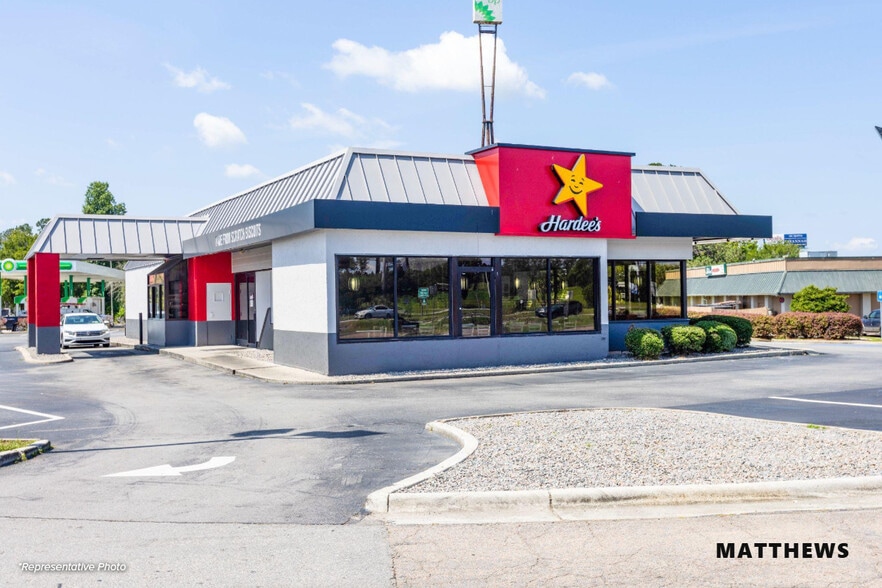 401 E Sangamon Ave, Petersburg, IL for sale - Building Photo - Image 1 of 3