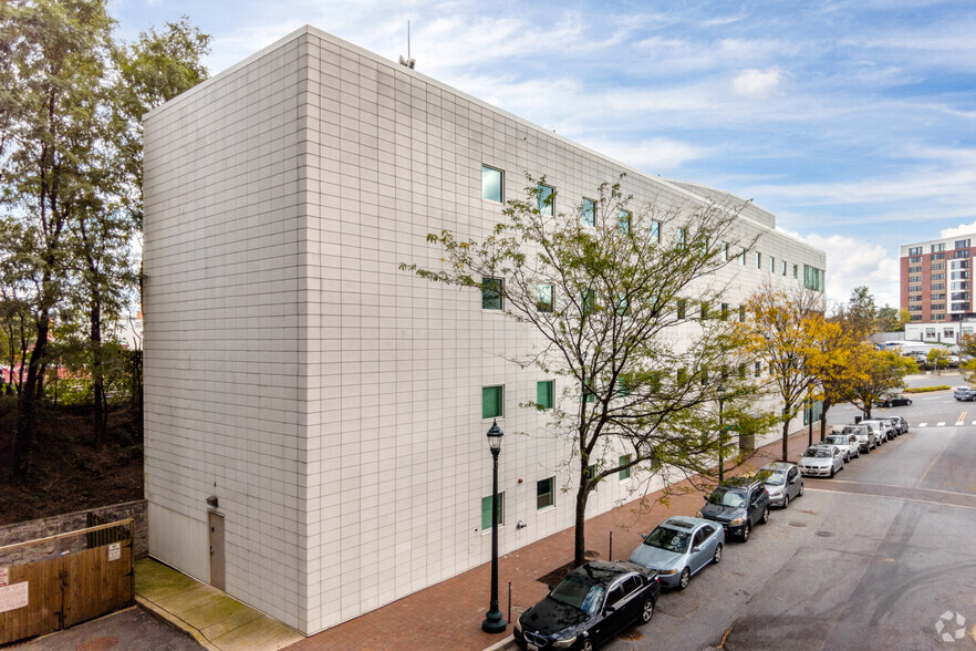 8070 Georgia Ave, Silver Spring, MD for lease - Building Photo - Image 3 of 4