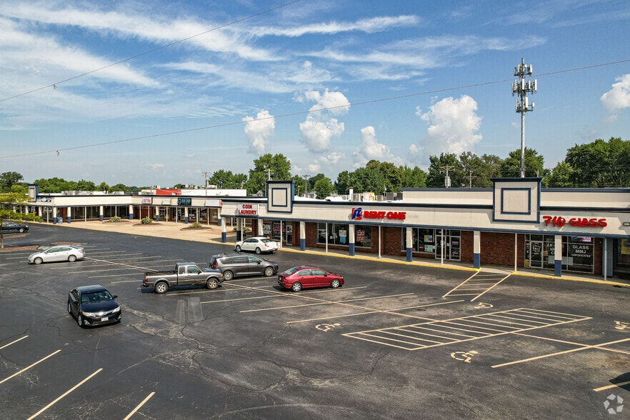2001-3141 Campus Dr, Saint Charles, MO for lease - Building Photo - Image 1 of 4