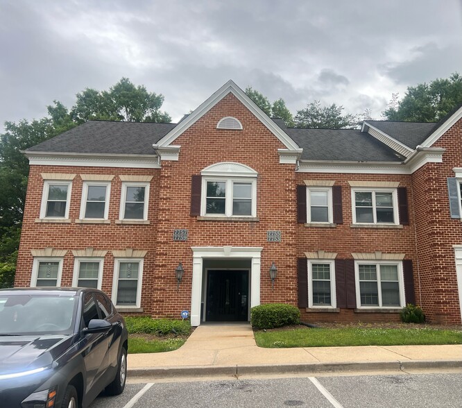7739-7759 Belle Point Dr, Greenbelt, MD for lease - Building Photo - Image 1 of 12
