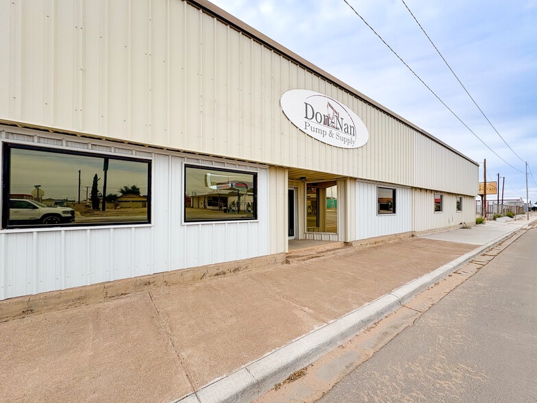 200 N Pine St, Kermit, TX for sale - Building Photo - Image 2 of 31