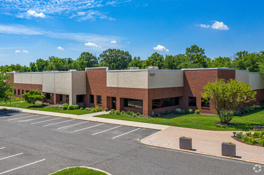 840 N Lenola Rd, Moorestown, NJ for lease - Building Photo - Image 1 of 7