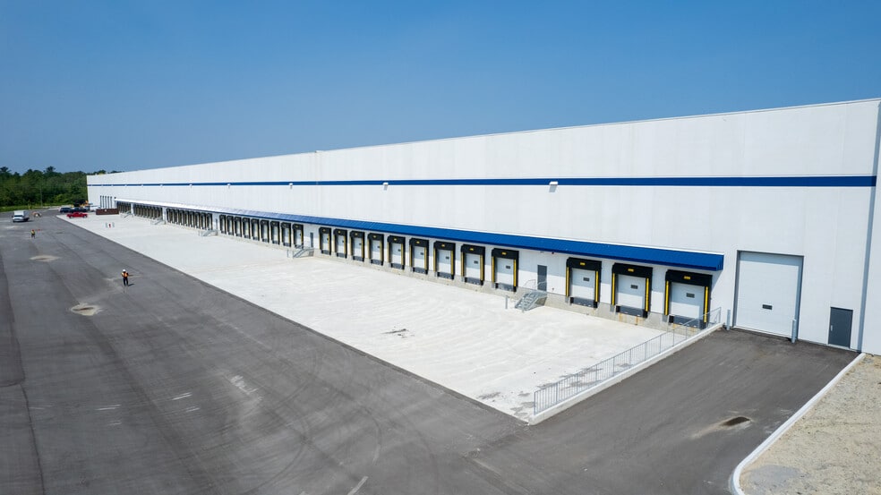 1565 Thornton Rd N, Oshawa, ON for lease - Building Photo - Image 3 of 5