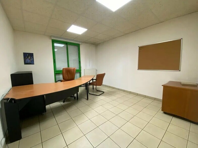 Industrial in Trévoux for lease - Interior Photo - Image 3 of 4