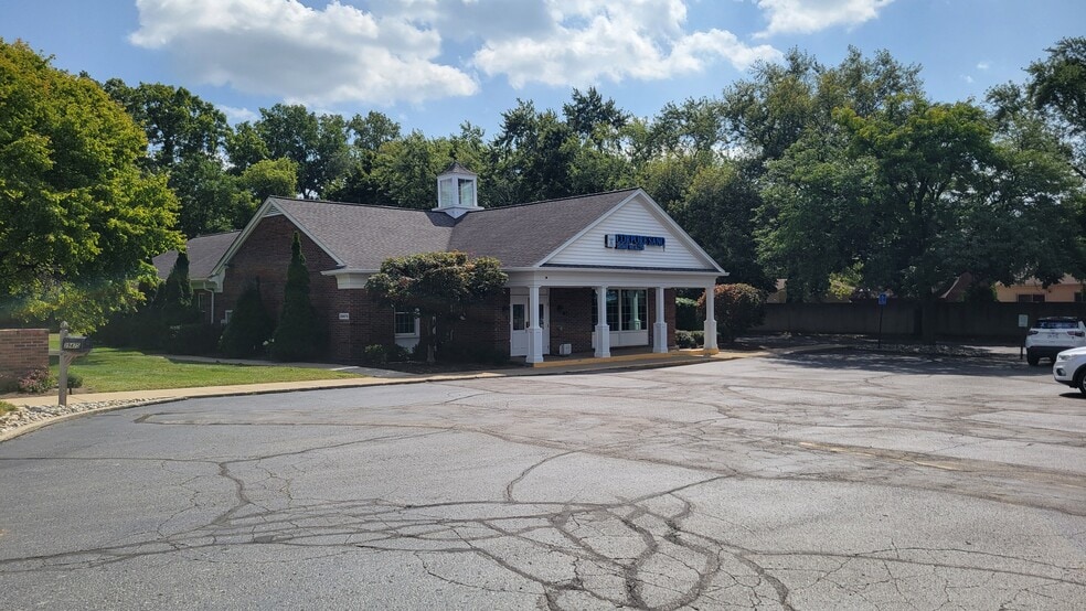 39475 Ann Arbor Rd E, Plymouth, MI for lease - Building Photo - Image 2 of 26