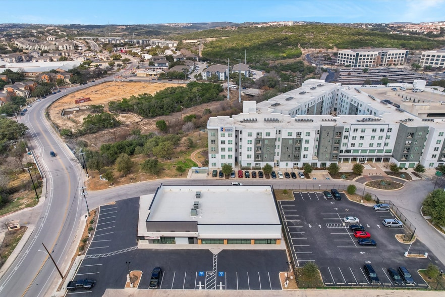 15622 Chase Hill Blvd, San Antonio, TX for lease - Building Photo - Image 2 of 7