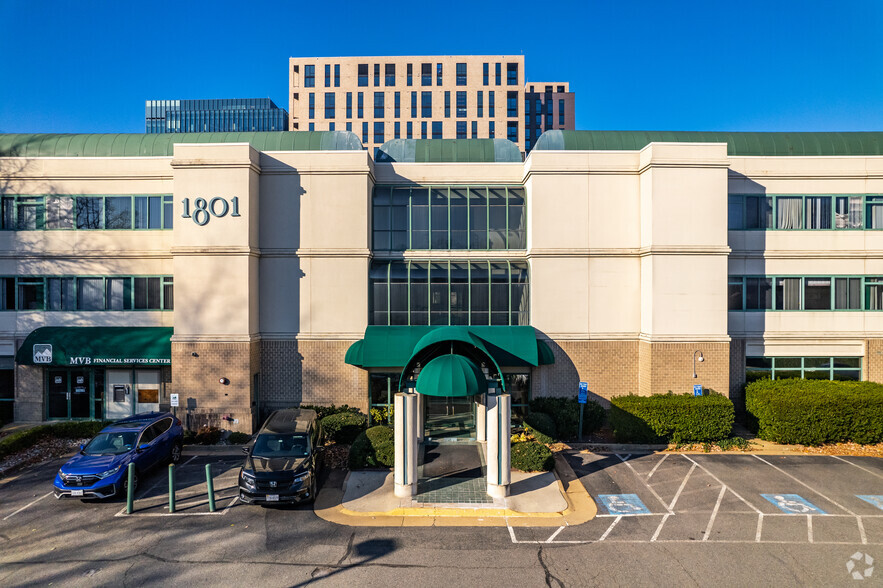 1801 Reston Pky, Reston, VA for lease - Building Photo - Image 3 of 5