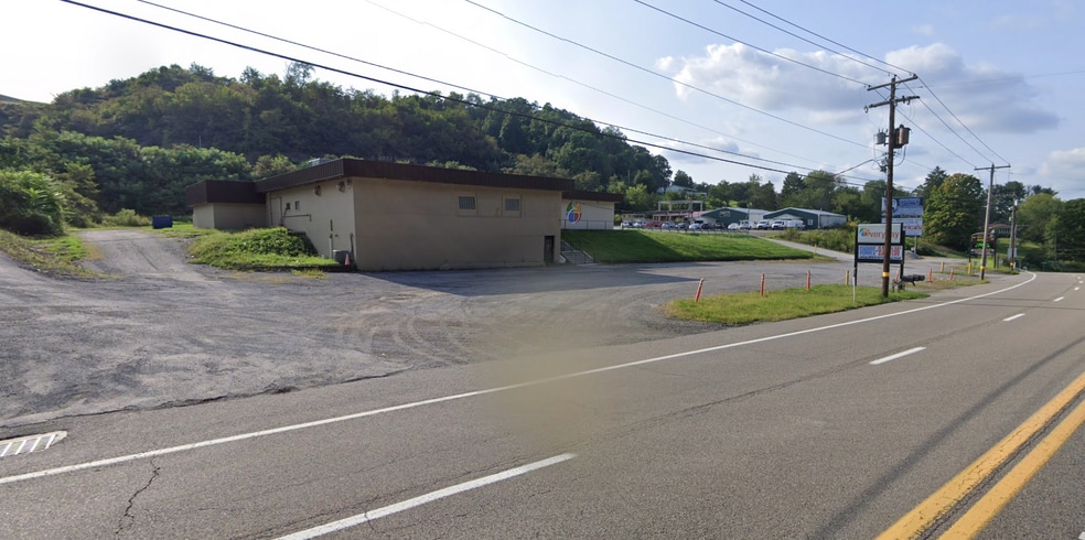Lincoln Highway, Chester, WV portfolio of 3 properties for sale on LoopNet.com - Building Photo - Image 3 of 3