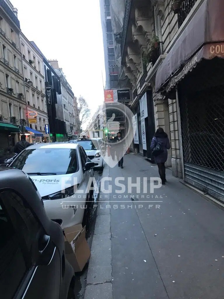 Retail in Paris for lease Building Photo- Image 1 of 3