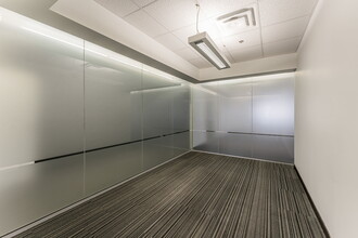 501-507 Pl d'Armes, Montréal, QC for lease Building Photo- Image 2 of 24