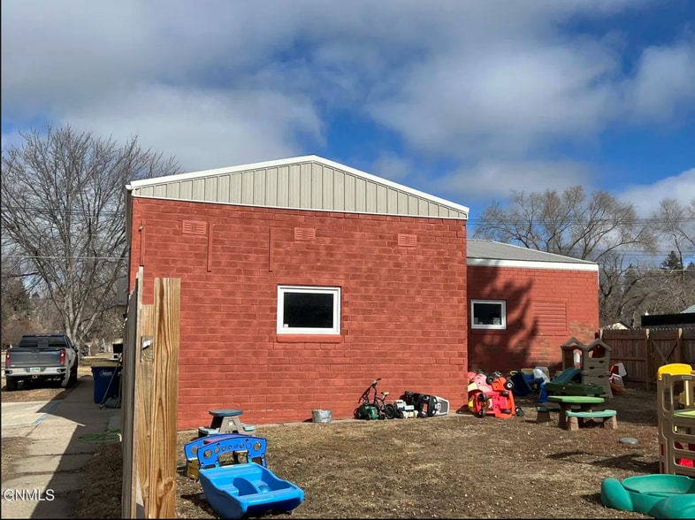 214 6th Ave NE, Jamestown, ND for sale - Building Photo - Image 3 of 41