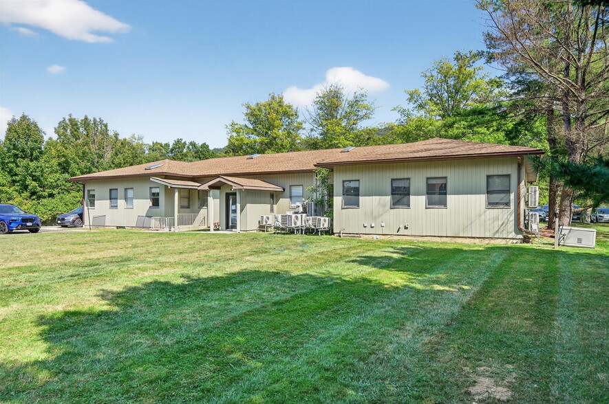 11 Abrams Rd, Central Valley, NY for sale - Building Photo - Image 1 of 53