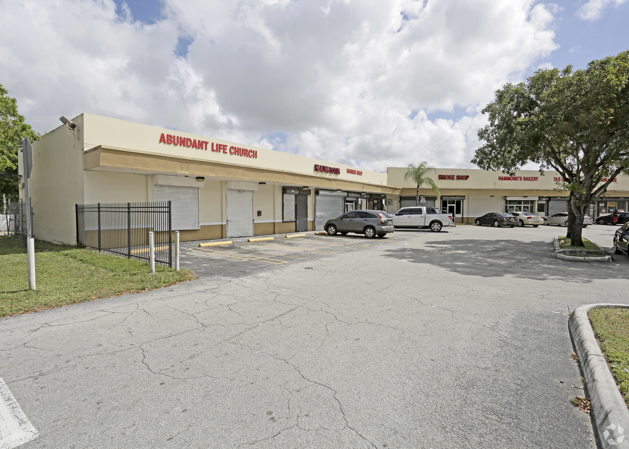 17845-17855 NW 27th Ave, Miami Gardens, FL for lease Primary Photo- Image 1 of 12