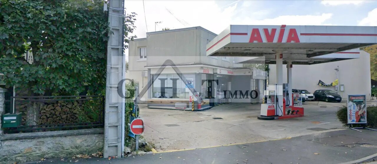 Industrial in Ozoir-la-Ferrière for sale Building Photo- Image 1 of 4