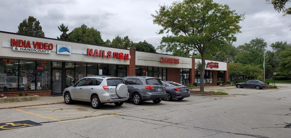 801-897 E Schaumburg Rd, Schaumburg, IL for lease - Building Photo - Image 2 of 4