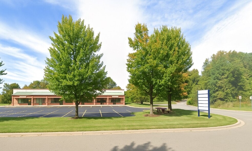 668 Maratech Ave, Marathon City, WI for sale - Building Photo - Image 2 of 3