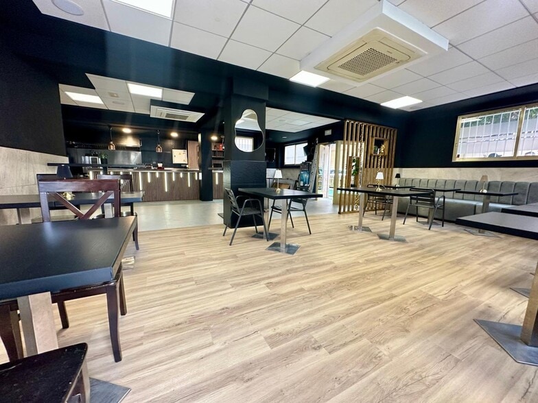 Retail in Sant Joan d'Alacant for lease - Building Photo - Image 1 of 15